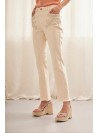 Vaquero Nekane, en beige con bordados. Anae
