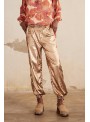 Pantalon Nekane, metalizado en rosa. Jatziri