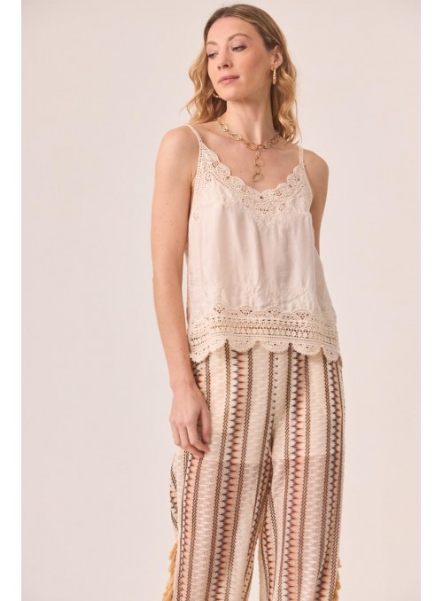 Top lencero de Nekane, de tirantes con bordados. Satin