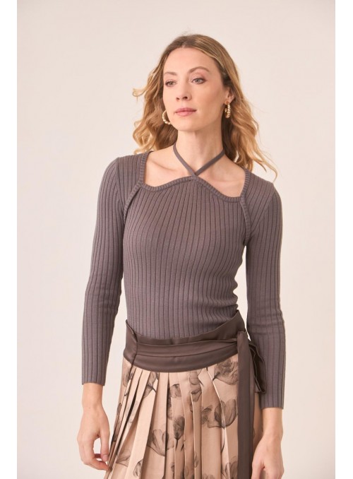 Sueter Nekane, de canalè fino. Taffe