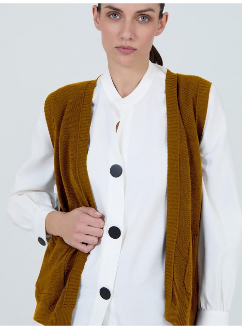 Chaleco Skatie, de punto en beige. S59K06