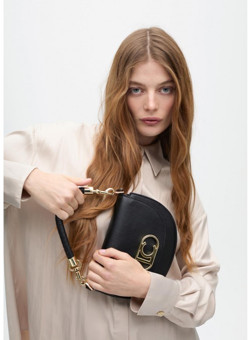 Bandolera Lola Casademunt. Negro con logo dorado. LF2504054