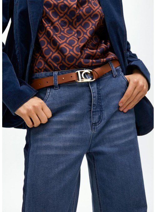 Cinturòn Lola Casademunt, de ecopiel con hebilla dorada. LF06004