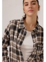 Camisa Atr Love, de cuadros en tonos grises. Arwa