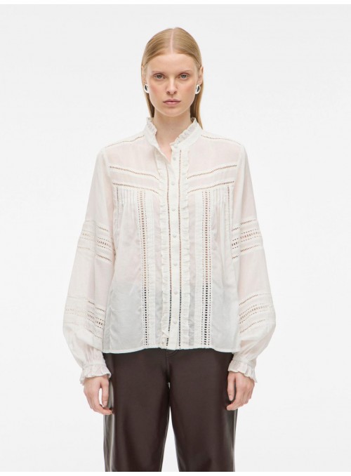 Blusa Vila Rouge, con calados y jaretas. 14110285 Roualba