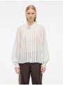Blusa Vila Rouge, con calados y jaretas. 14110285 Roualba