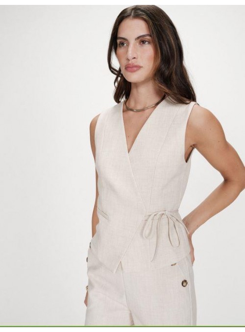 Chaleco Grace &amp; Mila, cruzado en beige. Vilmont