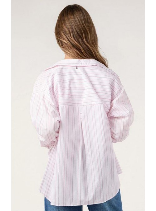 Camisa Dolores Promesas, de rayas en rosa. Sophia