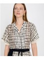 Blusa Skatie, de gasa en blanco y negro. S05B141