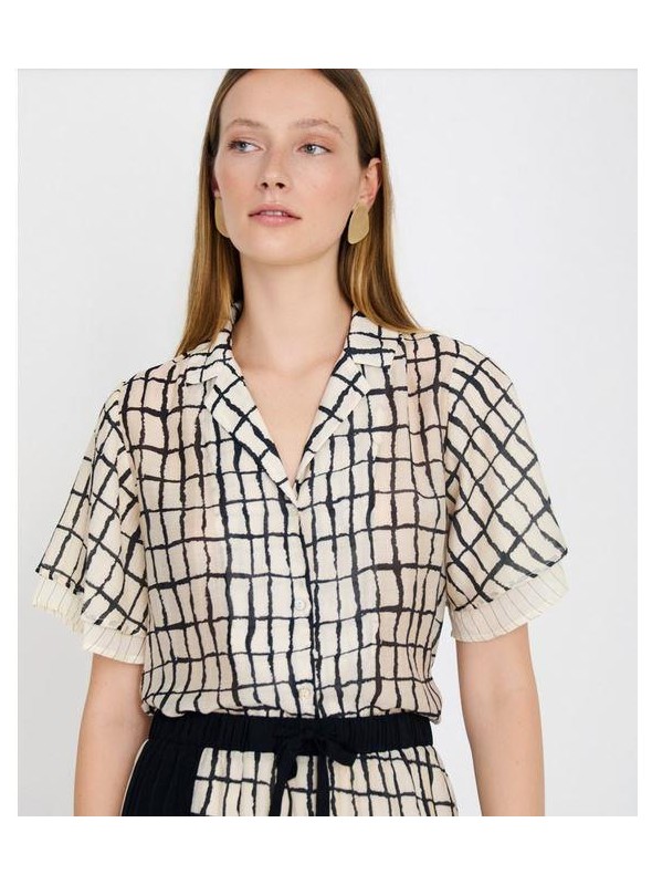 Blusa Skatie, de gasa en blanco y negro. S05B141