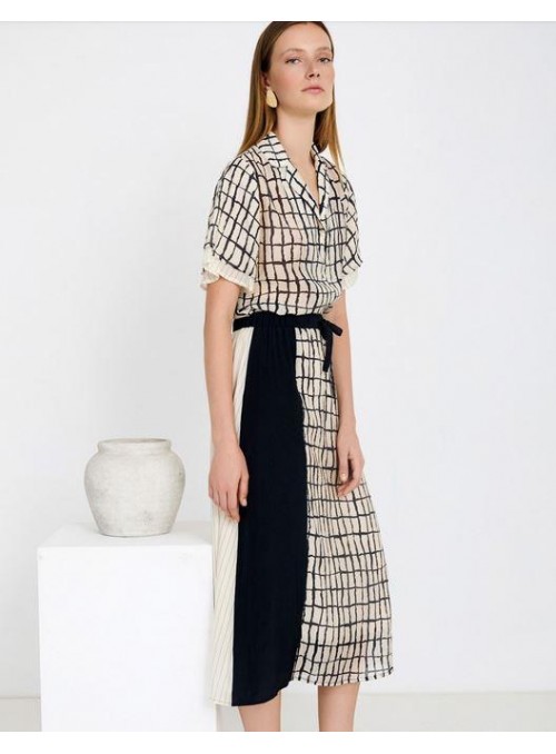Falda Skatie, de gasa estampada. S05F62
