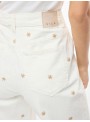 Vaquero Vila, en blanco con bordados. 14115159 Vikelly