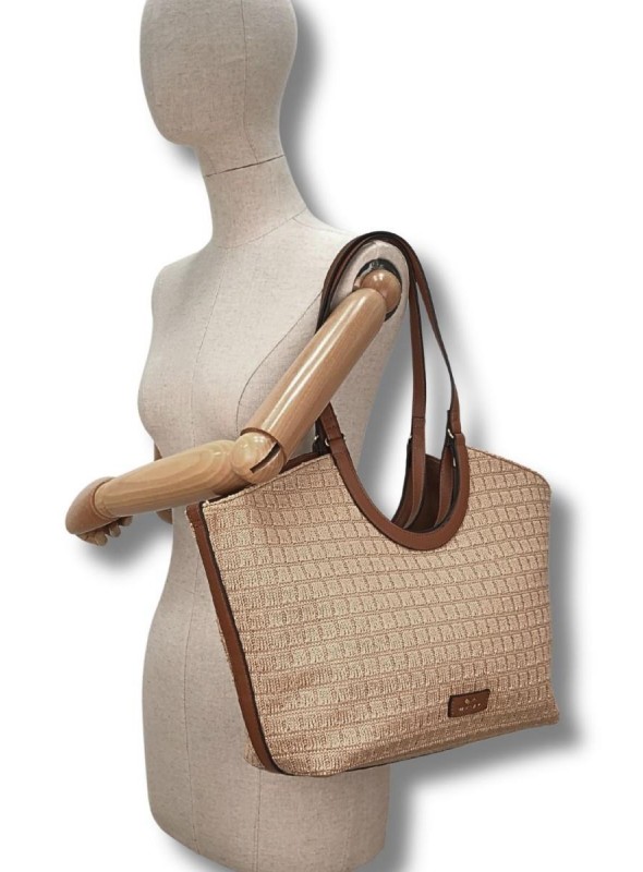 Bolso Martina K, de tejido con textura. 25308