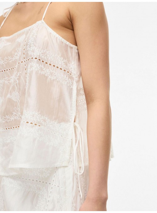 Top Vila, blanca con bordados. 14114416 Rouluca