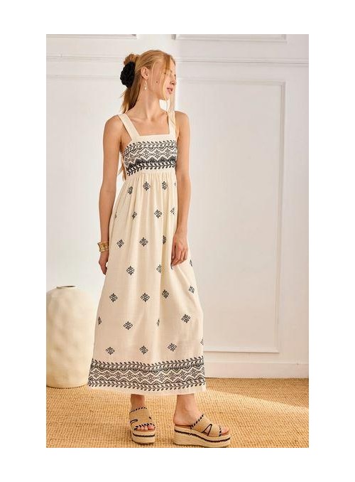 Vestido Nekane, con bordados. Urani