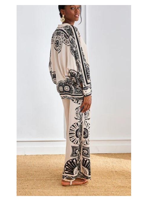 Blusón Nekane, de vsicosa estampada. Jabari