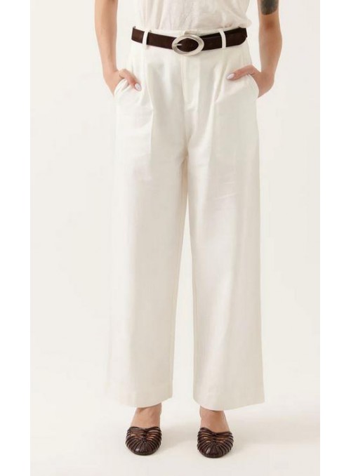 Pantalòn Art Love, con pinzas en blanco. Lineva