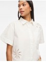 Blusa Vila, de algodòn con calados. 14115798 Vilayki
