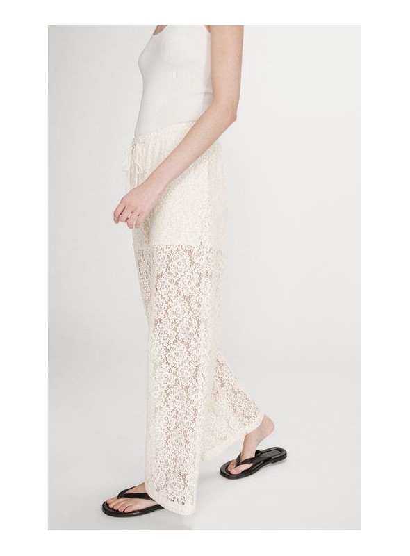 Pantalón Grace & Mila, de encaje en color beige. Vincent
