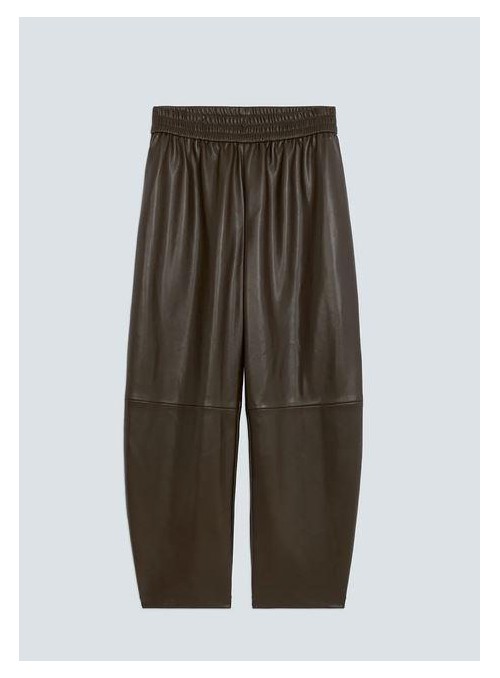 Pantalòn Suncoo, de ecopiel en kaki. Just