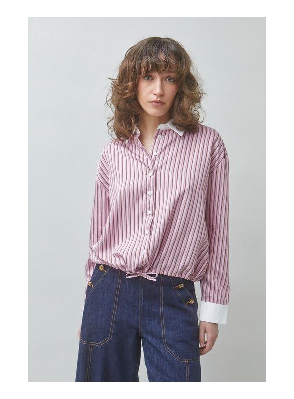 Camisa Suncoo, en rosa con cuello blanco. Lake