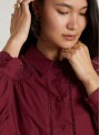 Blusa Suncoo, en burdeos con bordados. Lucky