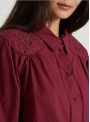 Blusa Suncoo, en burdeos con bordados. Lucky