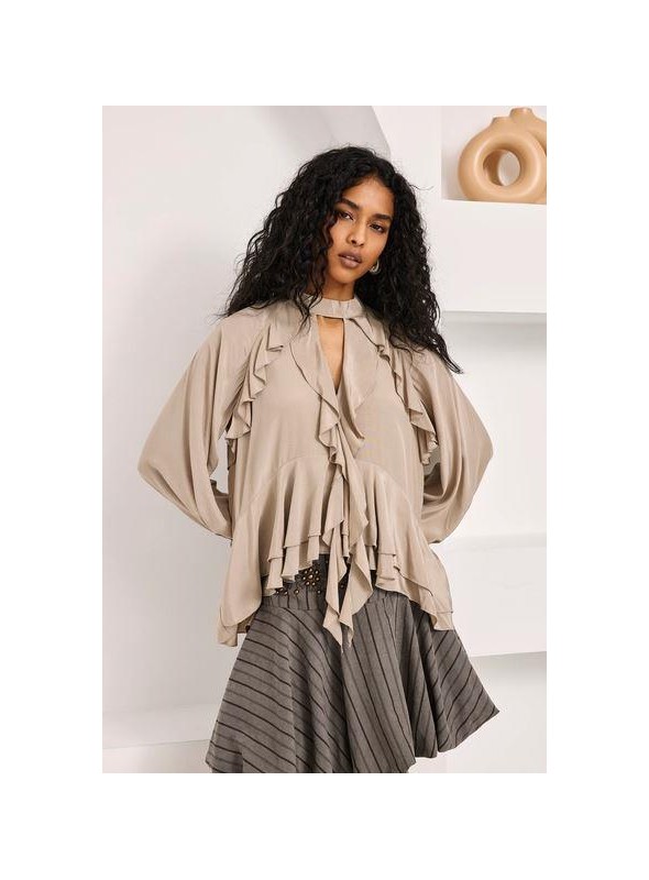 Blusa Nekane, con volantes. Mirka