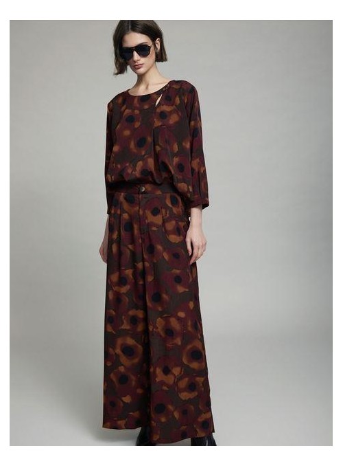 Pantalòn Skatie, estampado en tonos tierra. S102P02
