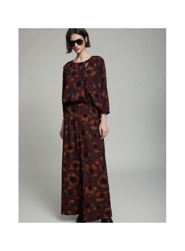 Pantalòn Skatie, estampado en tonos tierra. S102P02