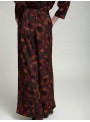 Pantalòn Skatie, estampado en tonos tierra. S102P02