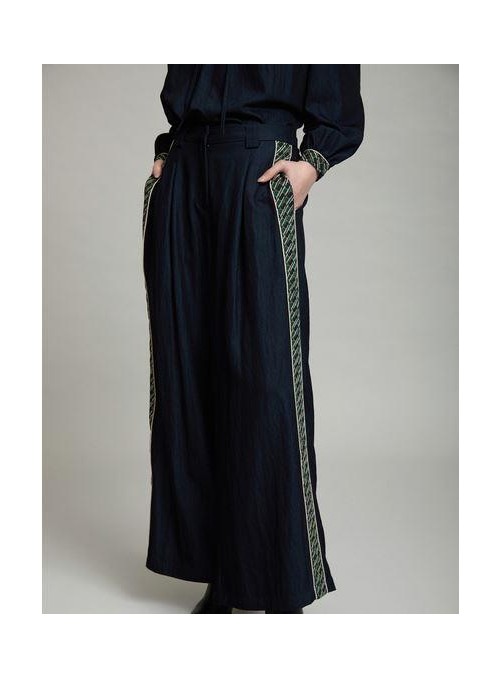 Pantalòn Skatie, con detalle en los lados. S202P01