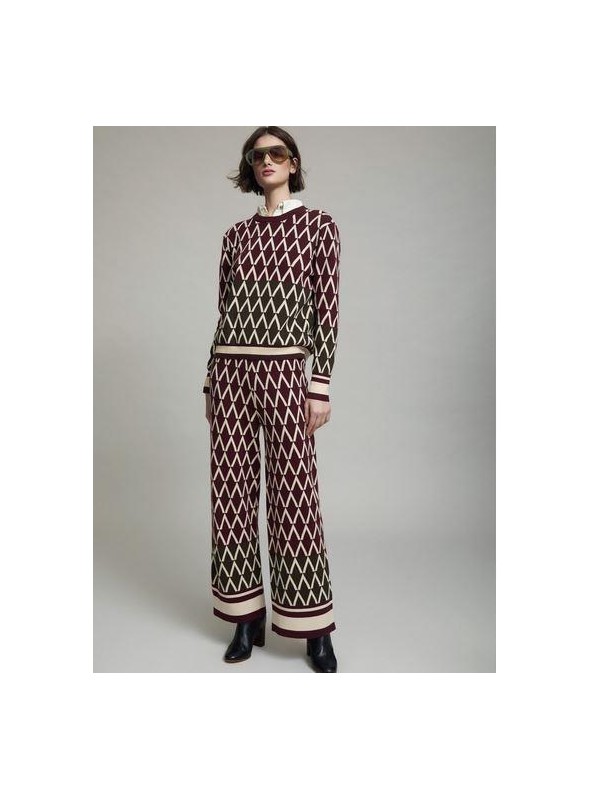 Pantalòn Skatie, de punto en burdeos. S70P02