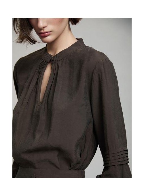 Blusa Skatie, de viscosa en marròn. S95B05