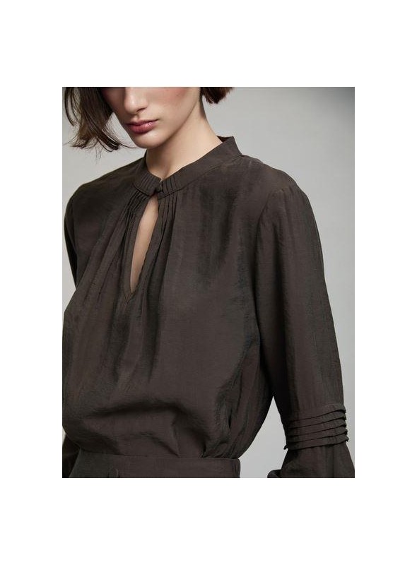 Blusa Skatie, de viscosa en marròn. S95B05