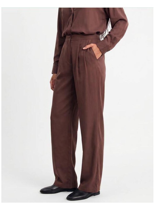 Pantalòn Art Love, de tejido fluido. Orena