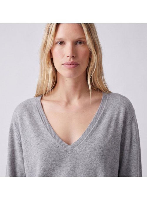 Sueter Art Love, de punto en gris. Sandie