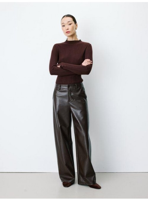 PAntalòn Grace &amp; Mila, de ecopiel efecto trenzado. Artius
