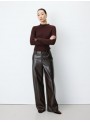 PAntalòn Grace & Mila, de ecopiel efecto trenzado. Artius