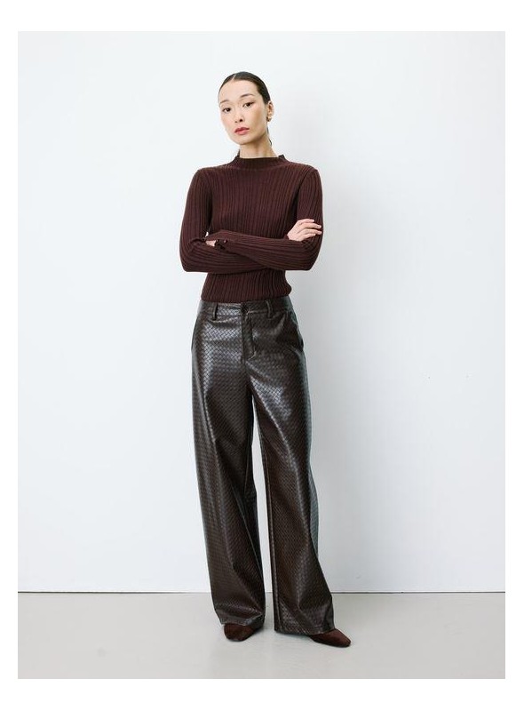 PAntalòn Grace & Mila, de ecopiel efecto trenzado. Artius