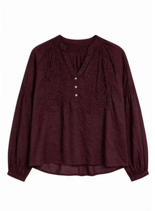 Blusa Dolores Promesas, en burdeos con bordados. 08328