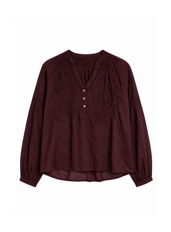 Blusa Dolores Promesas, en burdeos con bordados. 08328