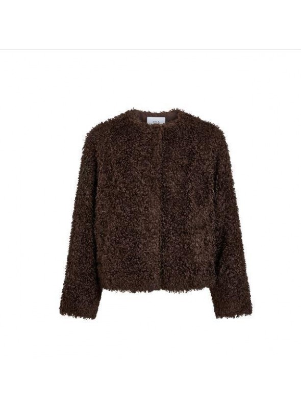 Chaquet tipo teddy de Vila, en color amrrón. 14121064 Vimajda