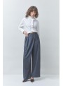 Pantalòn Suncoo, con corte cruzado en gris. Jupiter